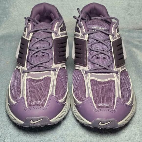 Athletic_Shoes